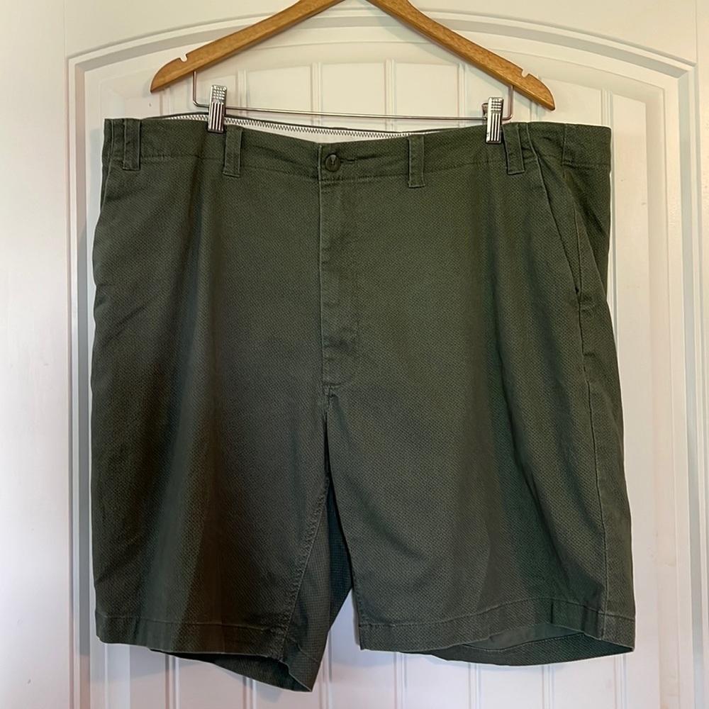 ROWM Flat Front Shorts Size 44